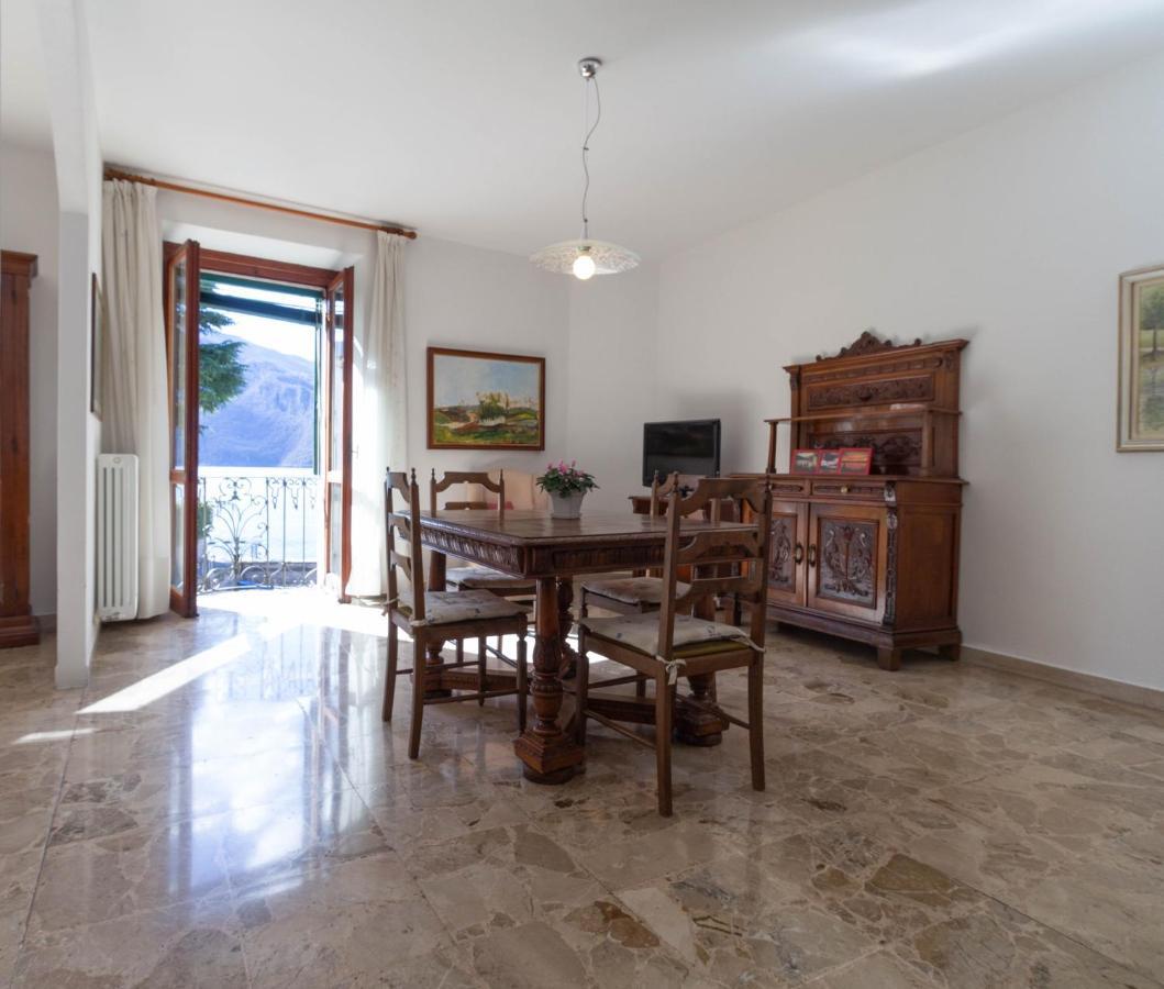 Mamma Ciccia Holiday Home - Lake Front Apartment Mandello del Lario Exteriör bild