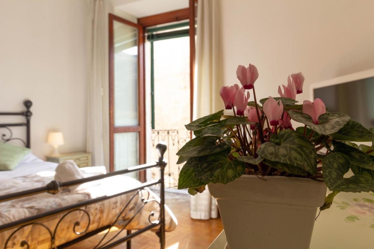 Mamma Ciccia Holiday Home - Lake Front Apartment Mandello del Lario Exteriör bild